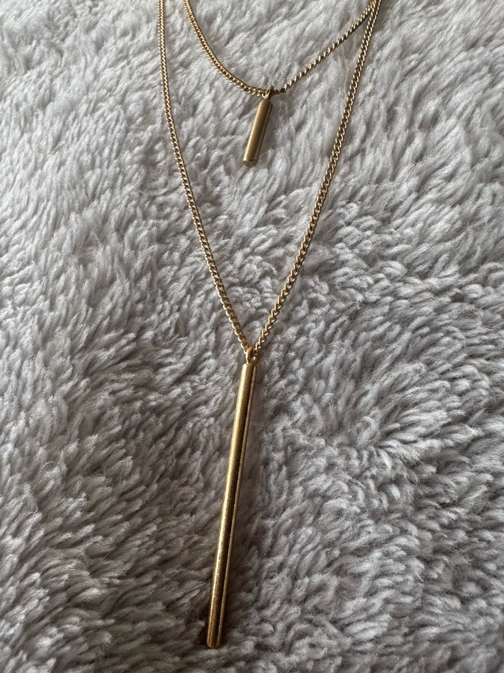 Lot of 2 Universal Thread Layered Gold Toned Necklaces - Picture 3 of 7